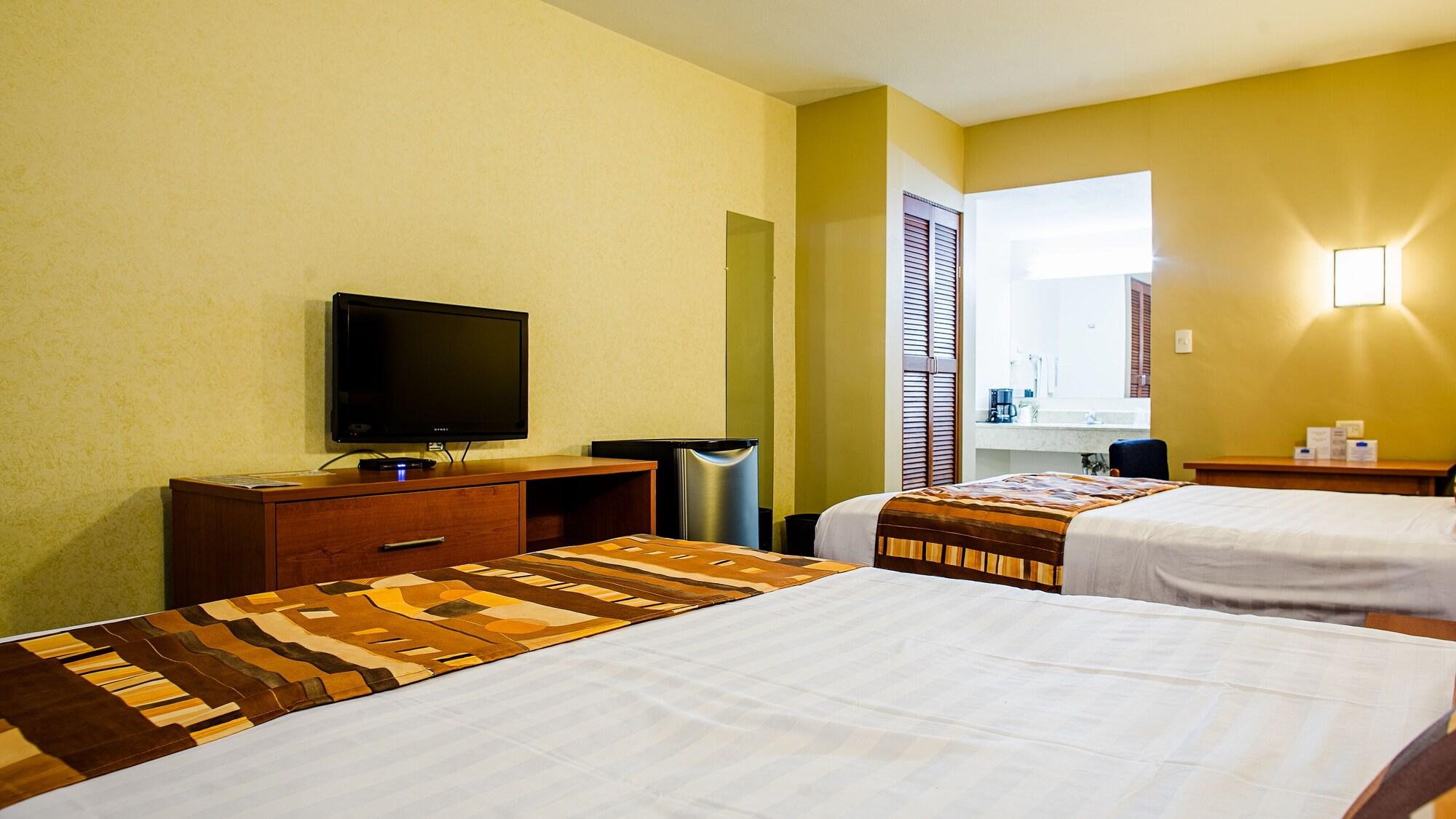 American Inn Hotel & Suites Parral Екстер'єр фото