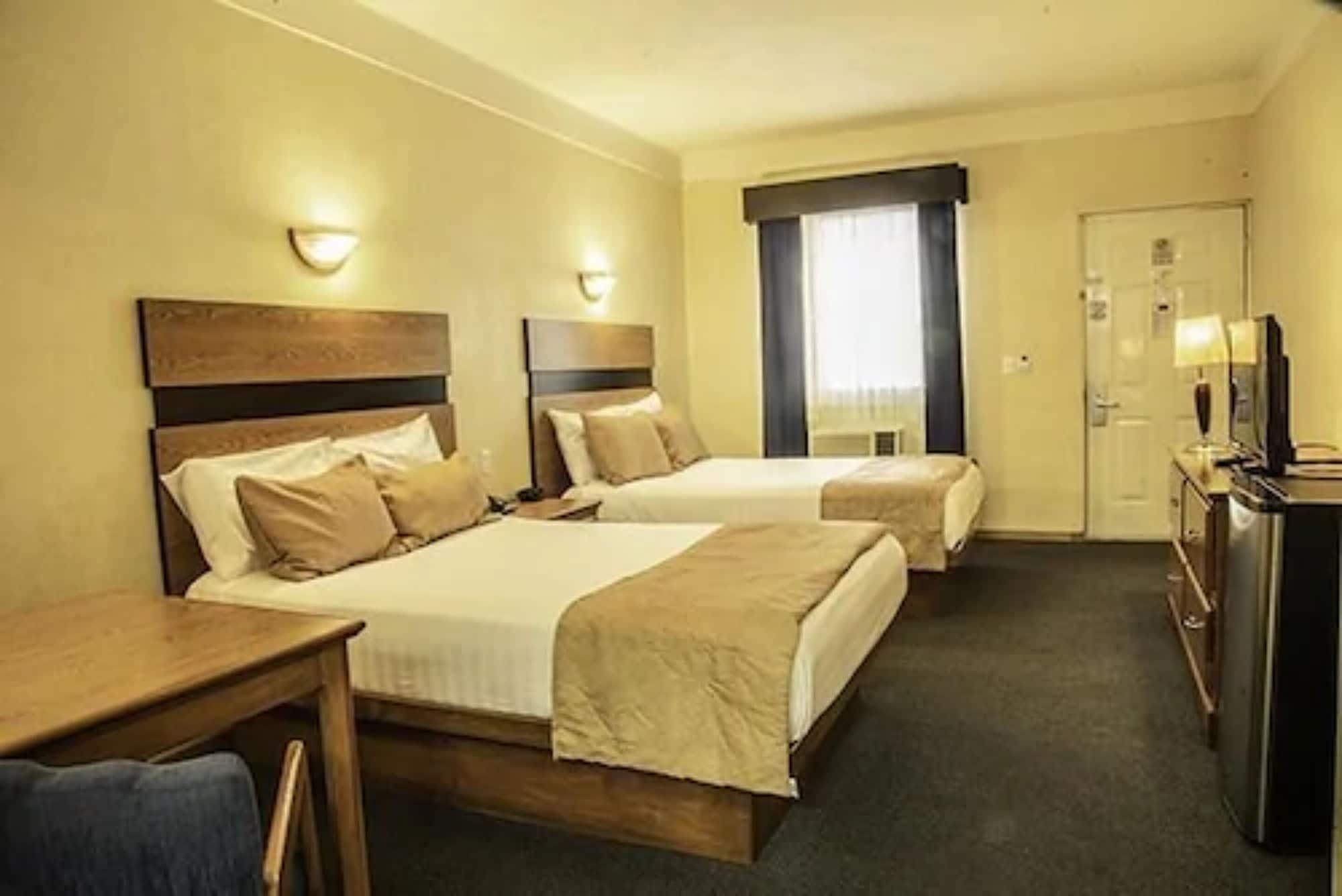 American Inn Hotel & Suites Parral Екстер'єр фото