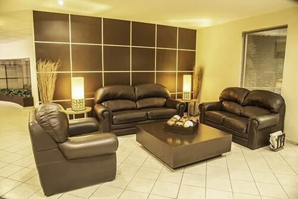 American Inn Hotel & Suites Parral Екстер'єр фото