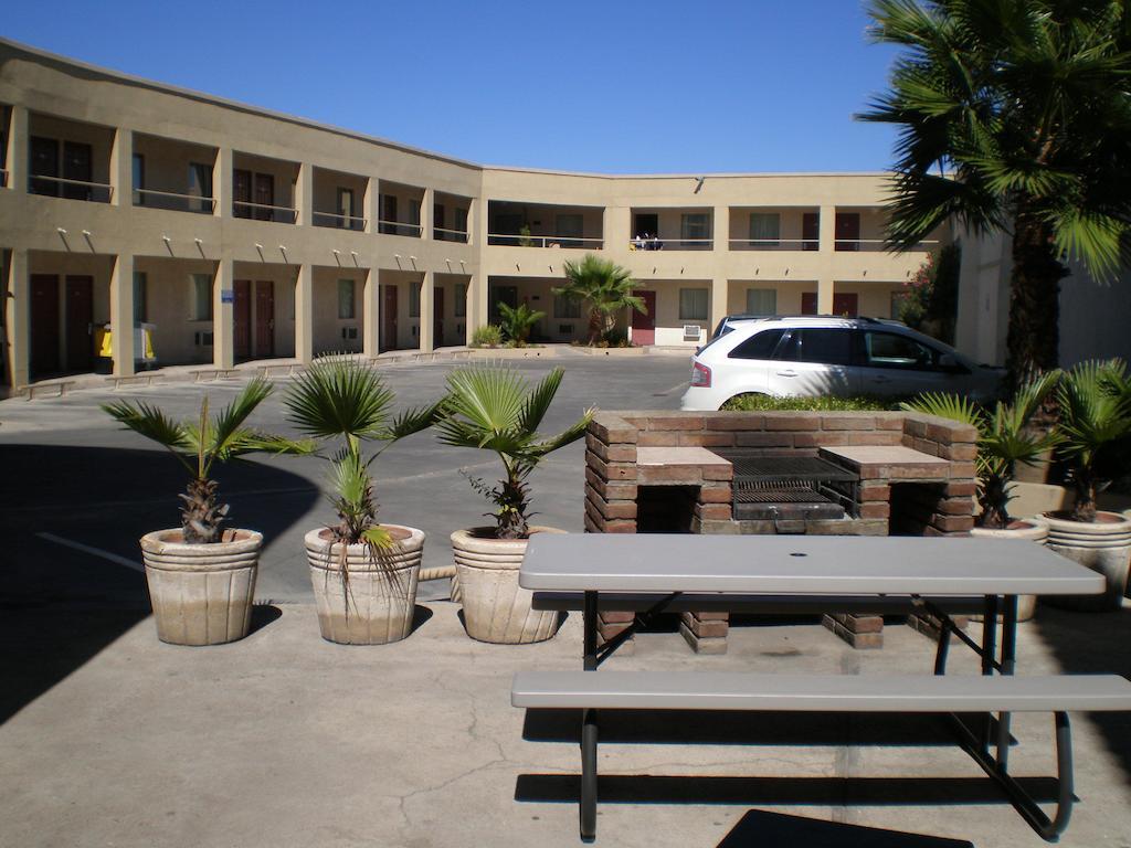 American Inn Hotel & Suites Parral Екстер'єр фото