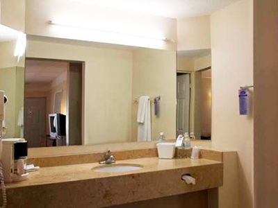 American Inn Hotel & Suites Parral Екстер'єр фото